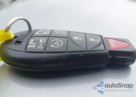 2015 Chrysler Town & Country Touring-L из США, поврежденный, VIN 2C4RC1CG7FR755092